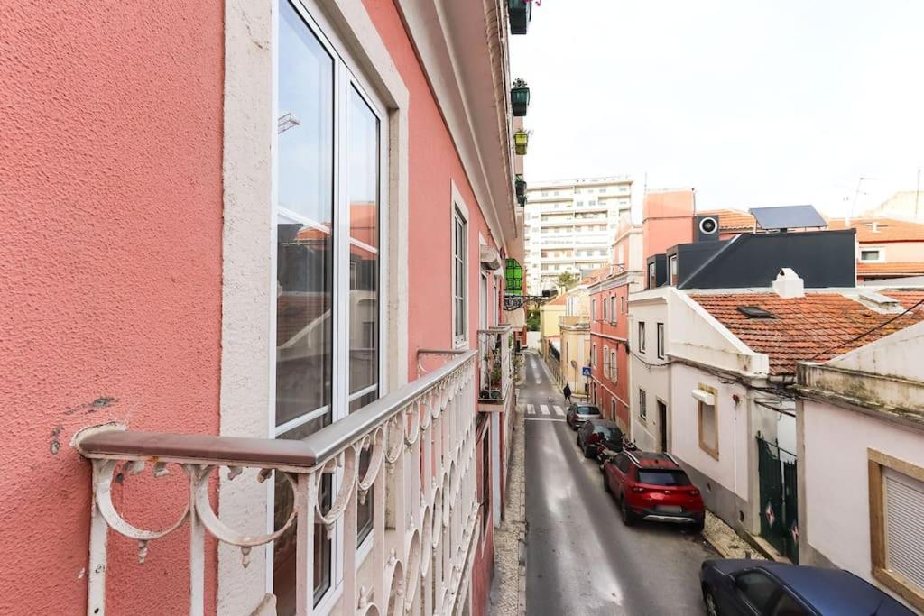 Vita Portucale ! Campo Ourique Design W/ Balcony Лиссабон Экстерьер фото